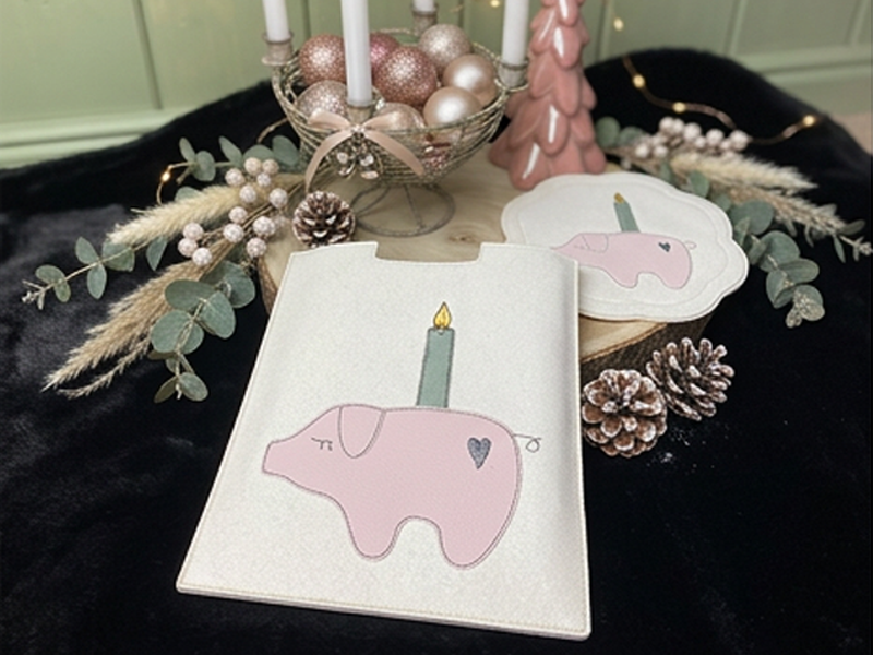 Schwein mit Kerze - doodle Stickdatei